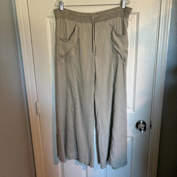 XCVI Coastal Minimalist Linen Blend Wide Leg Smocked Waist Light Grey Medium